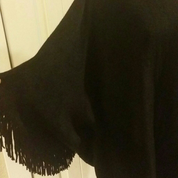 Poncho - Picture 1 of 5